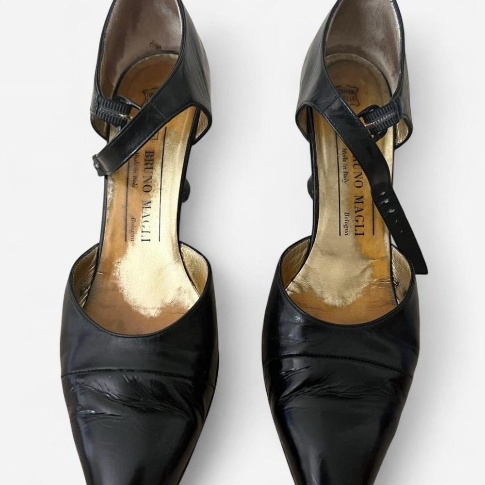 Bruno Magli Black Heels Classic Design